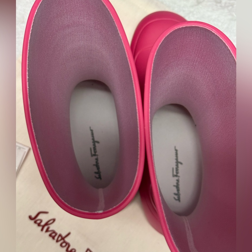 New In Box Hot Pink Salvatore Ferragamo Rain / All Season Boots - Picture 6 of 8